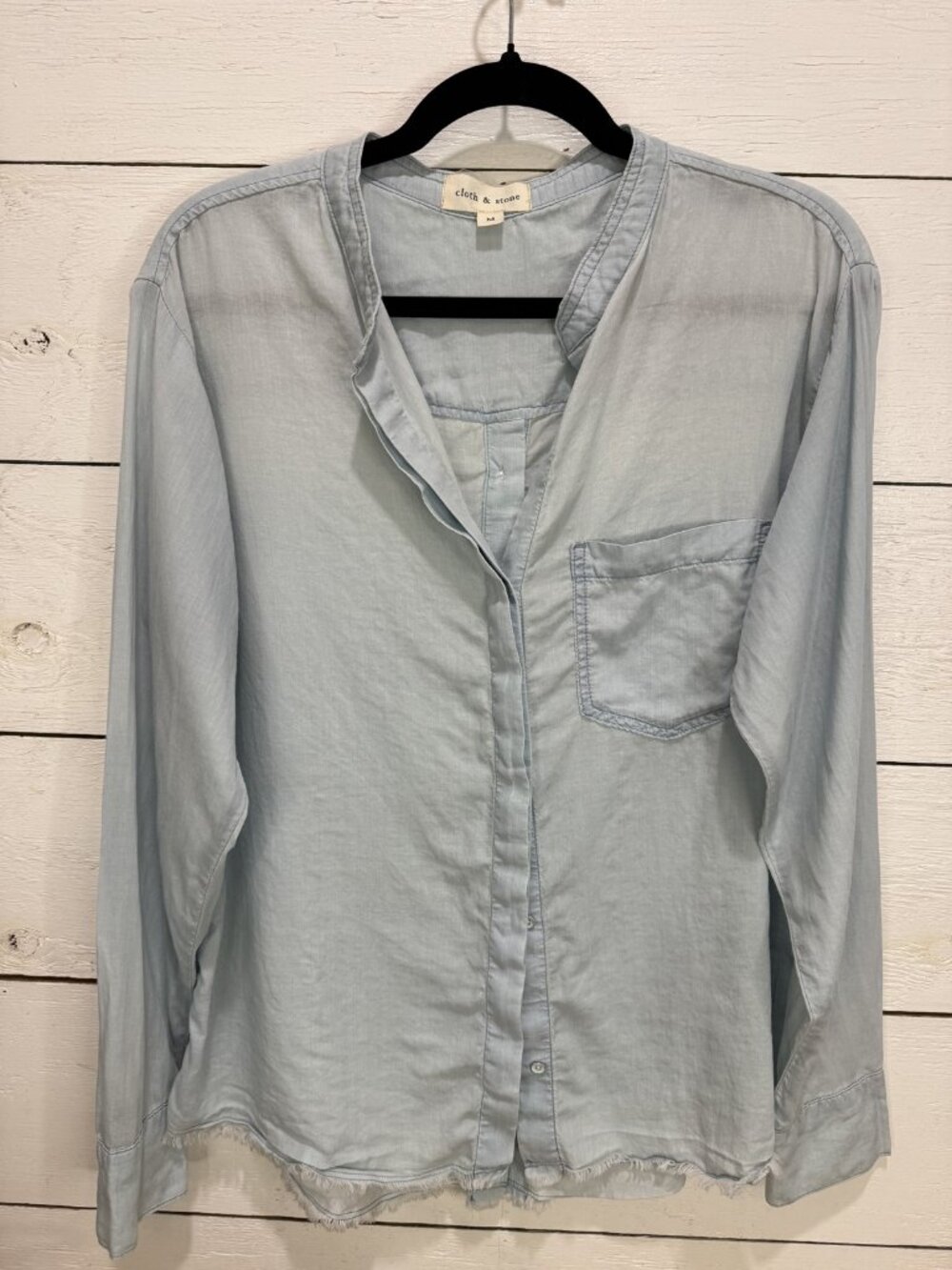 Cloth & Stone Chambray Denim Button Down Shirt M
